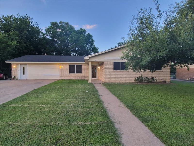 243 Weldon Drive, Woodway TX 76712