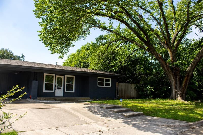 3825 W Spurgeon Street, Fort Worth TX 76133 - Photo 3