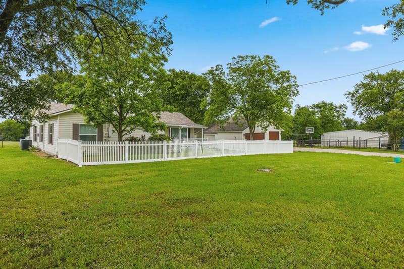 7635 County Road 4209, Campbell TX 75422 - Photo 31