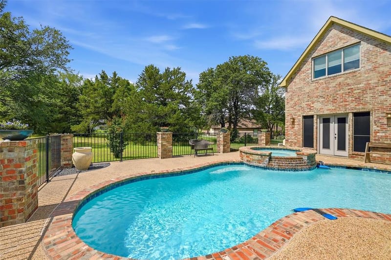 107 Iriquois Drive, Lake Kiowa TX 76240 - Photo 39