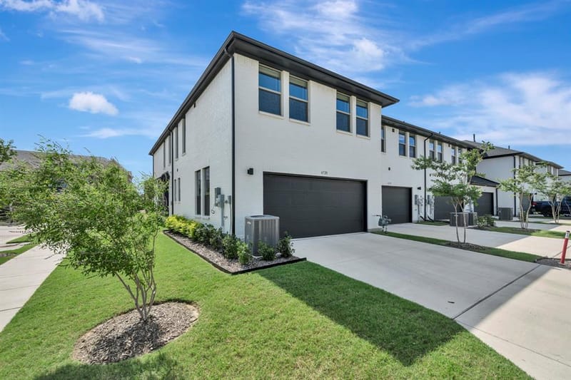 4720 Smokey Quartz Lane, Arlington TX 76005 - Photo 4