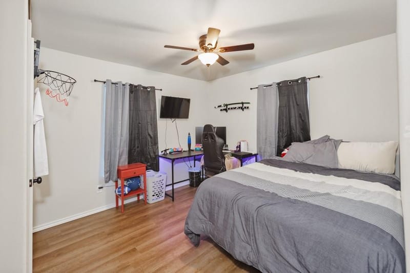 709 W Live Oak Street, Alvord TX 76225 - Photo 6