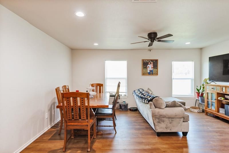 709 W Live Oak Street, Alvord TX 76225 - Photo 13