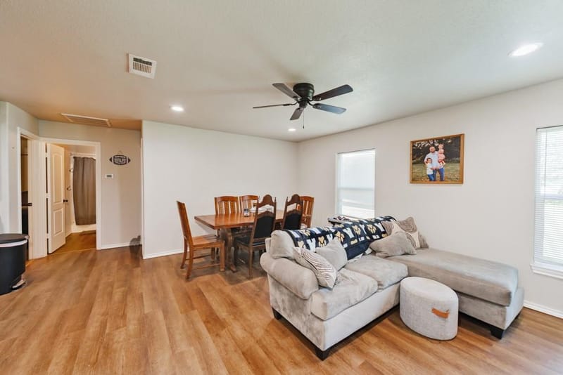 709 W Live Oak Street, Alvord TX 76225 - Photo 16