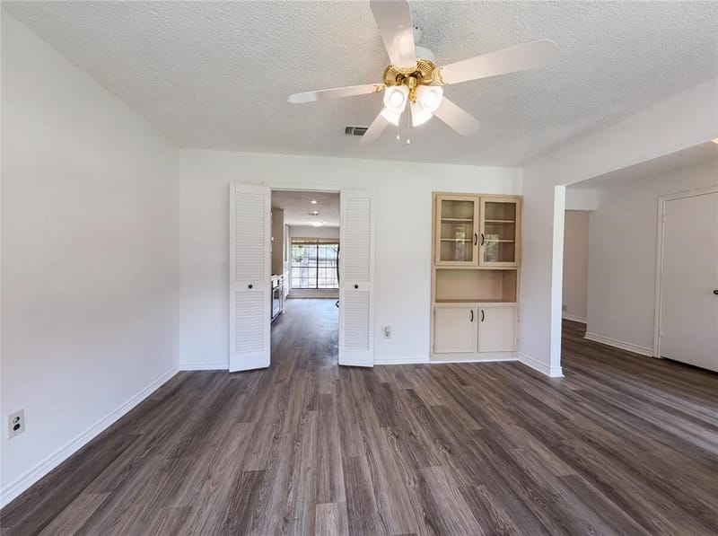 5719 Stage Line Drive, Arlington TX 76017 - Photo 7