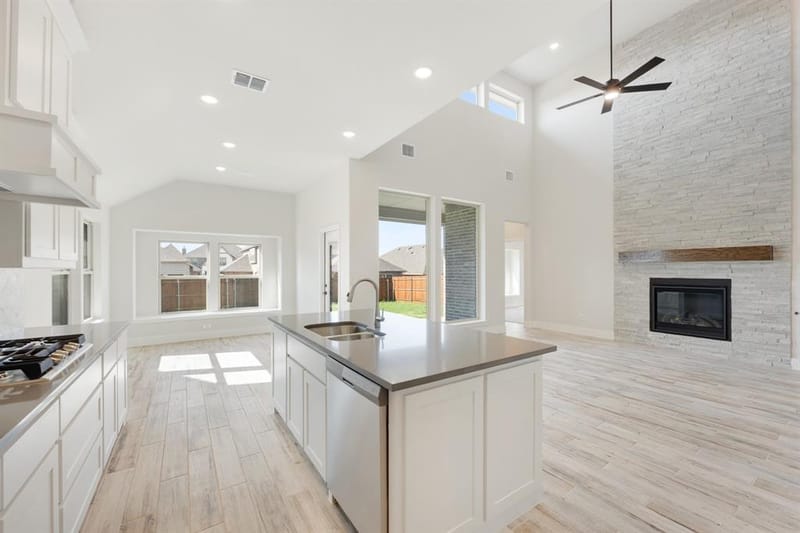 1040 Snowy Owl Drive, Alvarado TX 76009 - Photo 13