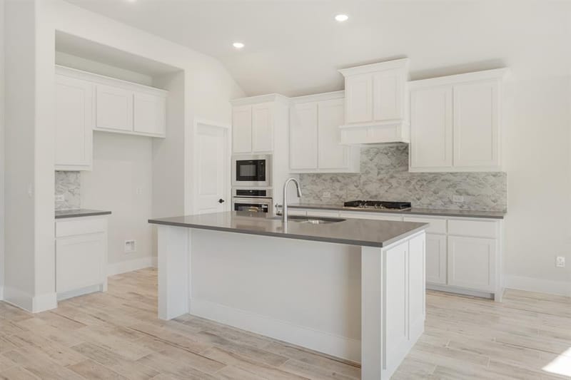 1040 Snowy Owl Drive, Alvarado TX 76009 - Photo 10