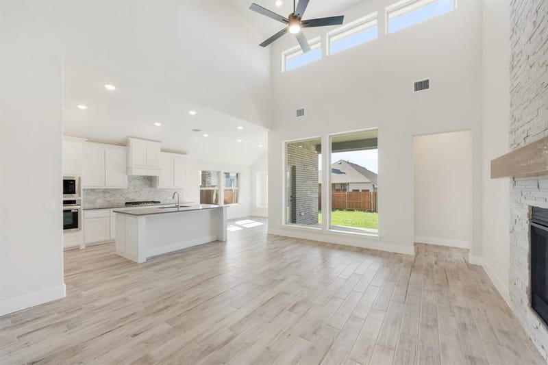 1040 Snowy Owl Drive, Alvarado TX 76009 - Photo 8