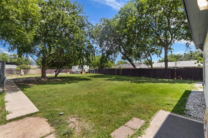 1065 Sunset Circle, Garland TX 75040 - Photo 26