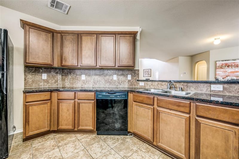 1774 Pioneer Way, Lancaster TX 75146 - Photo 13