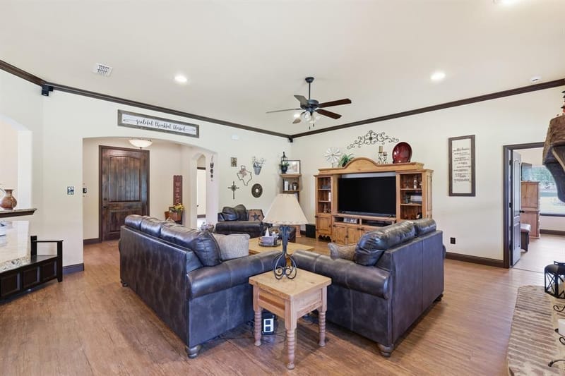11480 Chisum Road, Sanger TX 76266 - Photo 9