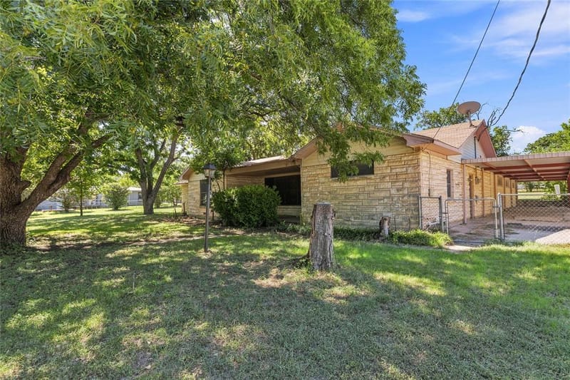500 E Ham Avenue, De Leon TX 76444 - Photo 2