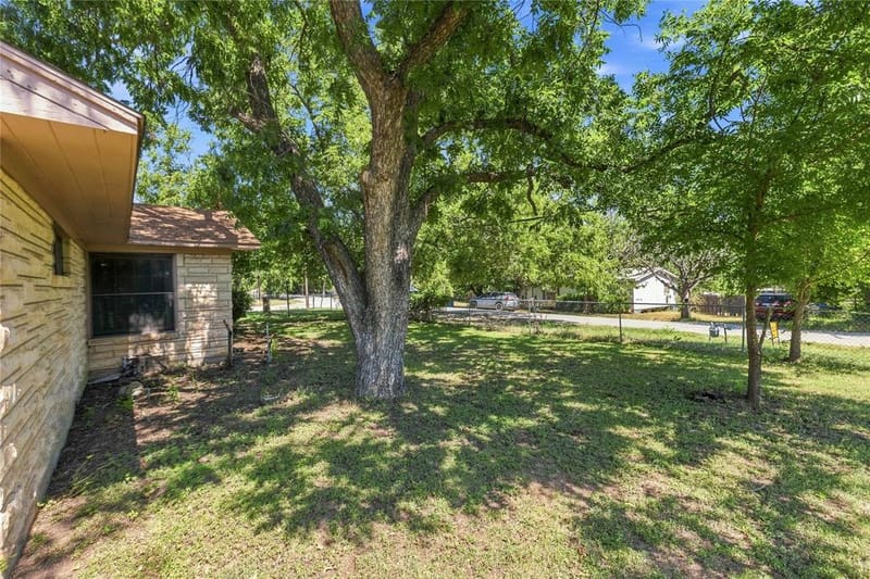 500 E Ham Avenue, De Leon TX 76444 - Photo 3