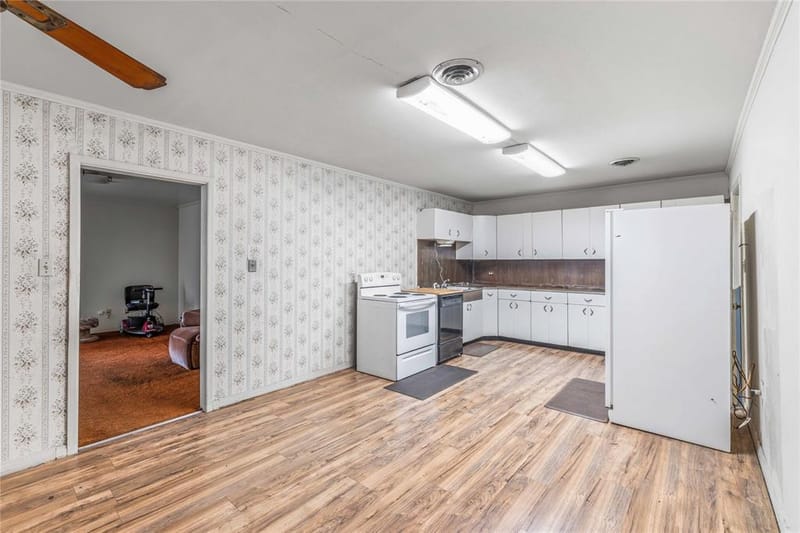 500 E Ham Avenue, De Leon TX 76444 - Photo 24