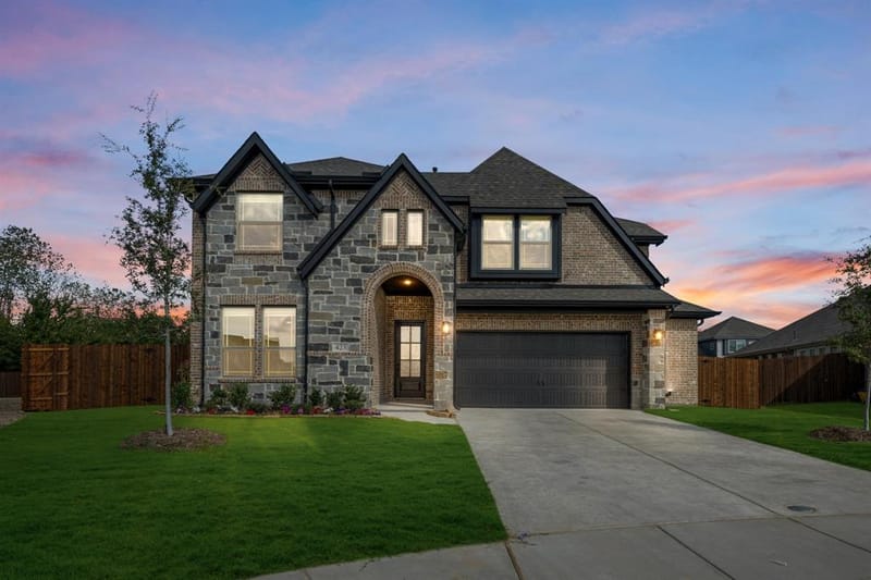 423 Atlas Cedar Drive, Glenn Heights TX 75154 - Photo 2