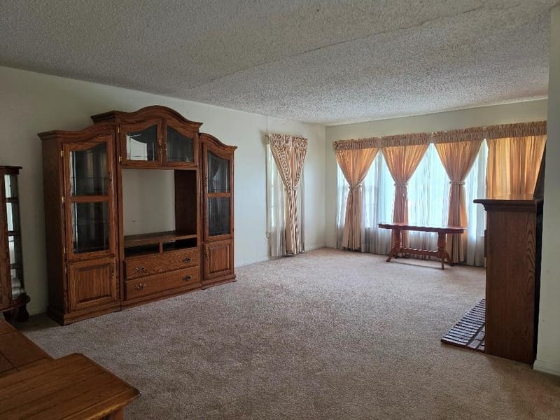 215 Woodard Avenue, Cleburne TX 76033 - Photo 4