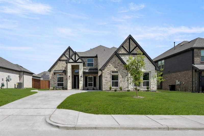 3731 Ironwood Street, Midlothian TX 76065