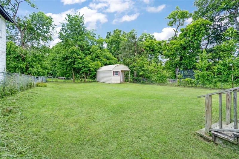 715 W Sam Rayburn Drive, Bonham TX 75418 - Photo 24
