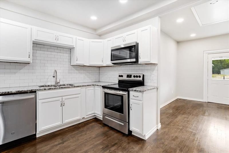 715 W Sam Rayburn Drive, Bonham TX 75418 - Photo 11