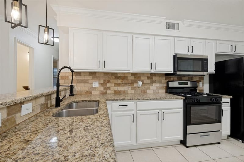 1004 Bridges Drive, Arlington TX 76012 - Photo 12