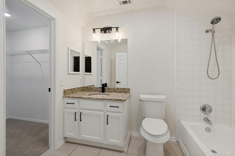 1004 Bridges Drive, Arlington TX 76012 - Photo 22