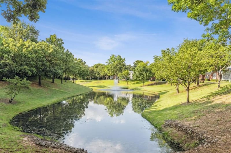 1004 Bridges Drive, Arlington TX 76012 - Photo 3