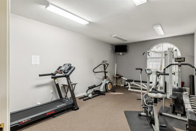 1004 Bridges Drive, Arlington TX 76012 - Photo 30