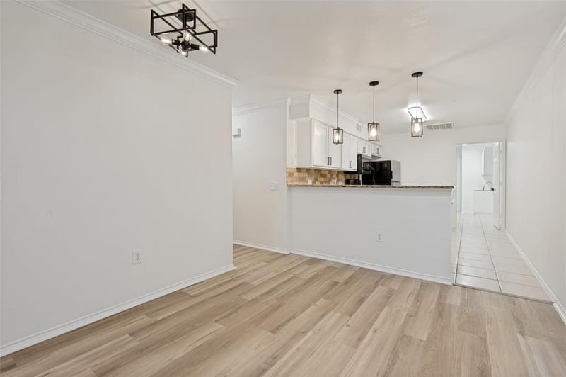 1004 Bridges Drive, Arlington TX 76012 - Photo 11