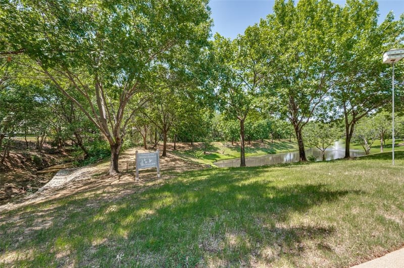 1004 Bridges Drive, Arlington TX 76012 - Photo 29