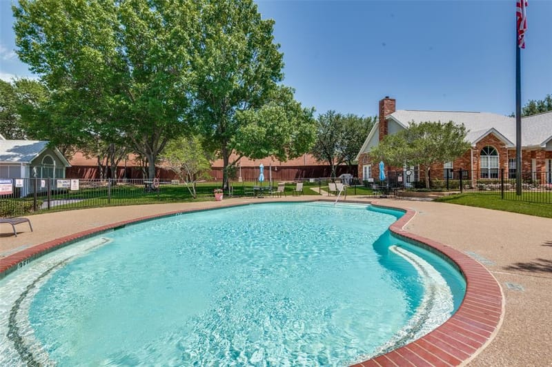 1004 Bridges Drive, Arlington TX 76012 - Photo 25