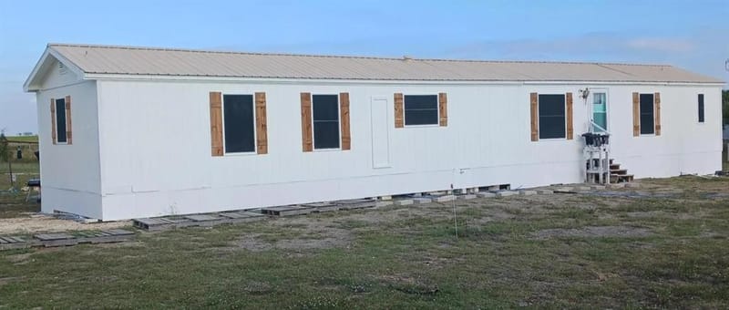 7739 NW County Road 1200, Barry TX 75102