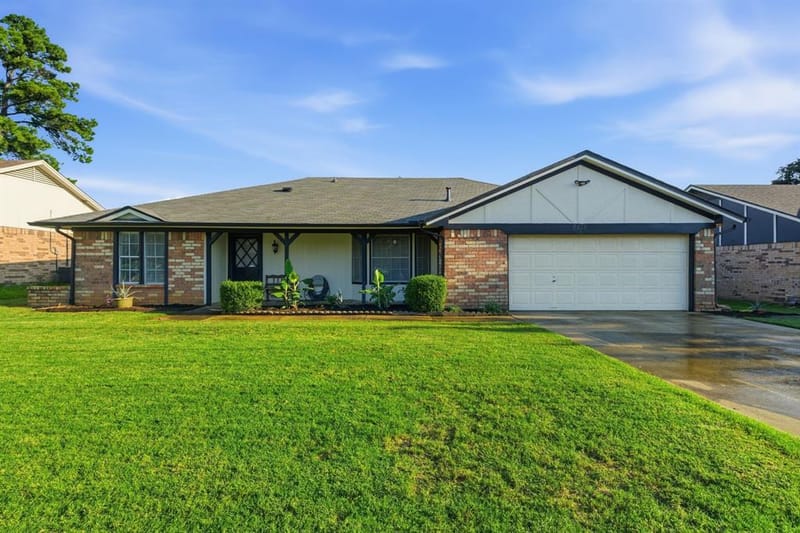 8516 Crestview Drive, North Richland Hills TX 76182 - Photo 2