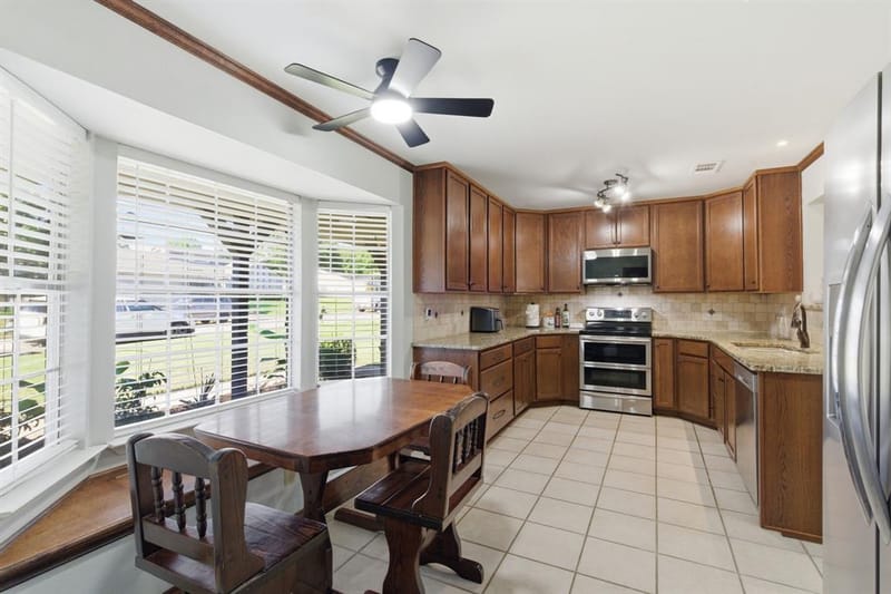8516 Crestview Drive, North Richland Hills TX 76182 - Photo 6