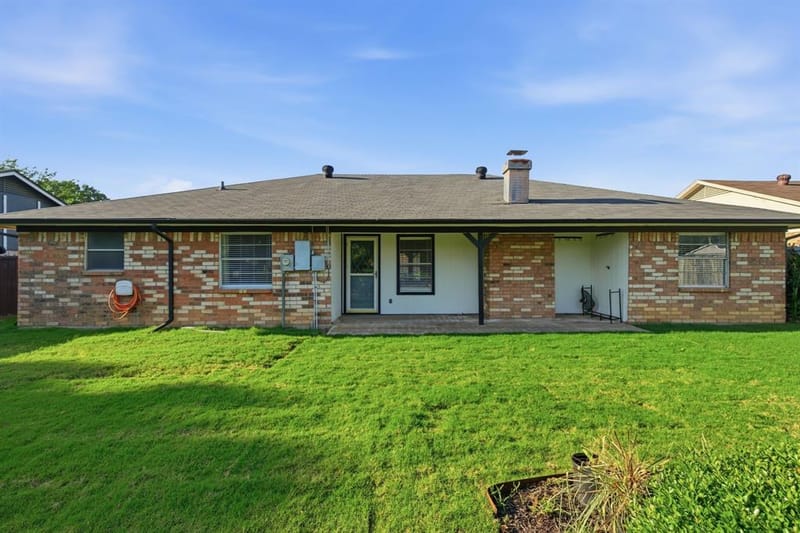 8516 Crestview Drive, North Richland Hills TX 76182 - Photo 13