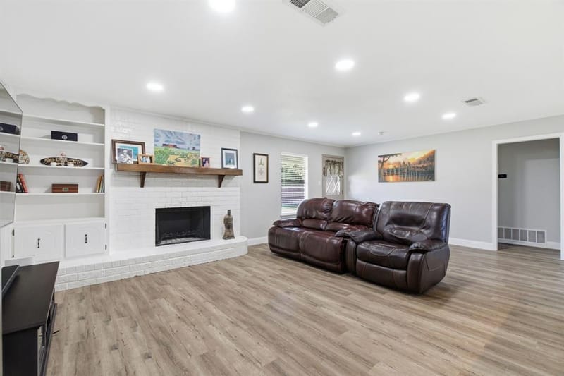 8516 Crestview Drive, North Richland Hills TX 76182 - Photo 4