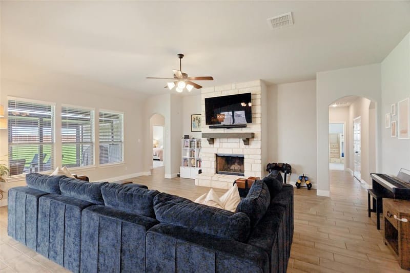 12701 Whispering Wind Drive, Godley TX 76044 - Photo 5