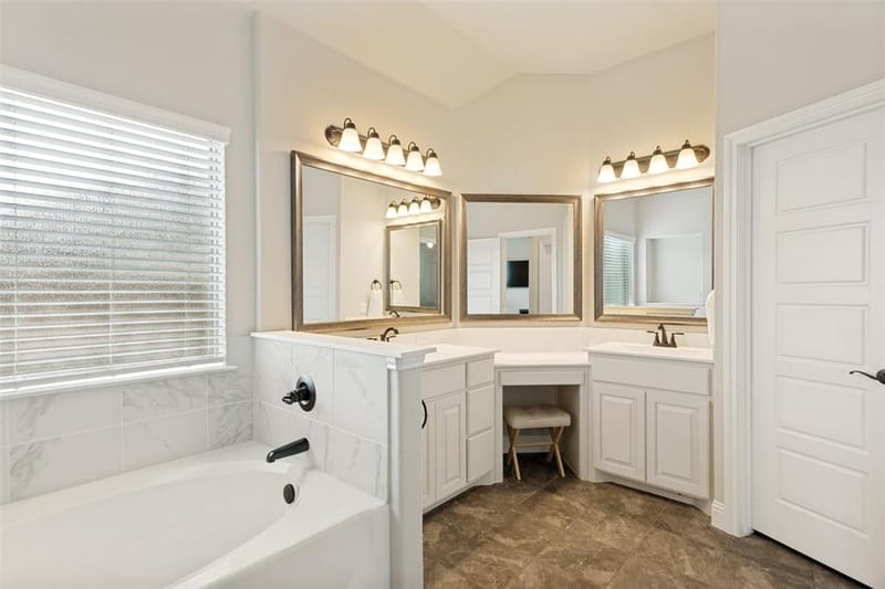 12701 Whispering Wind Drive, Godley TX 76044 - Photo 19