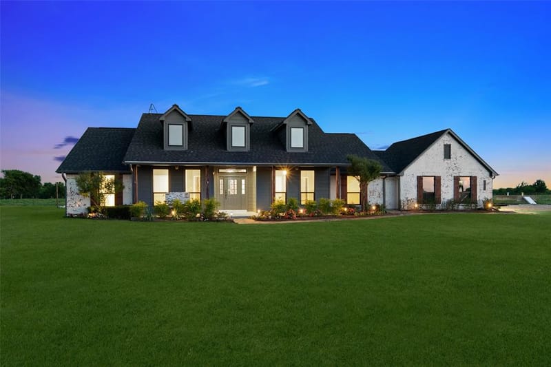 1019 Vaughan Lane, Tioga TX 76271 - Photo 3