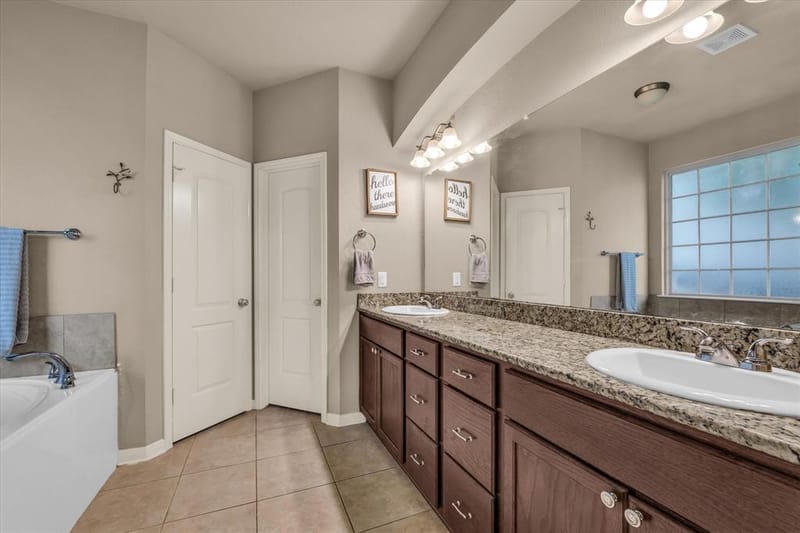 10828 Aurora Drive, Waco TX 76708 - Photo 14