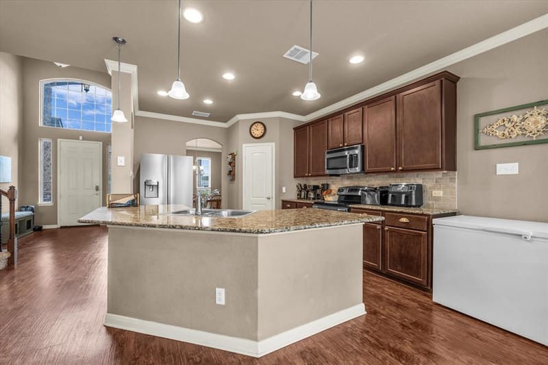 10828 Aurora Drive, Waco TX 76708 - Photo 11