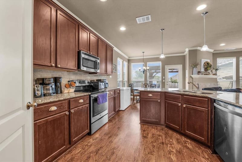 10828 Aurora Drive, Waco TX 76708 - Photo 8
