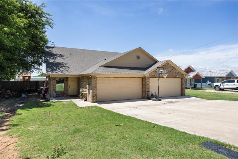 403 W 5th Street, Tolar TX 76476 - Photo 3