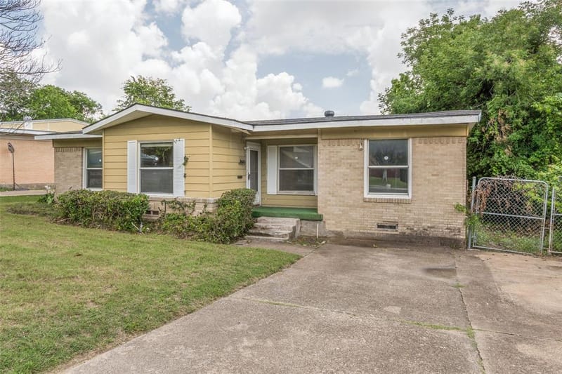 1112 E Ann Arbor Avenue, Dallas TX 75216 - Photo 2