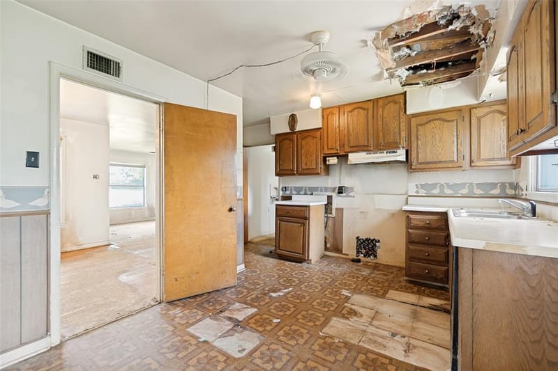 1112 E Ann Arbor Avenue, Dallas TX 75216 - Photo 10