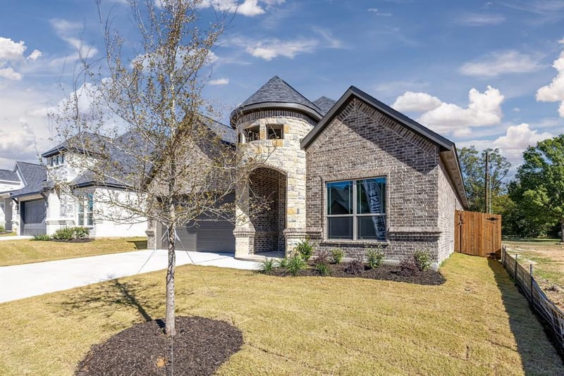 902 Boston Lane, River Oaks TX 76114 - Photo 2