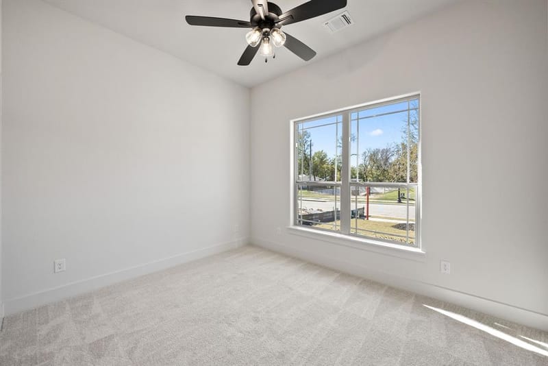 902 Boston Lane, River Oaks TX 76114 - Photo 4