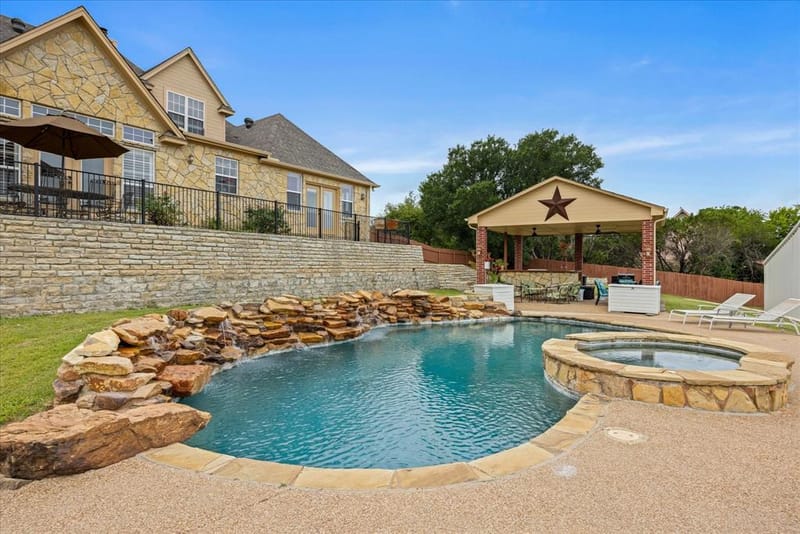 1704 Texas Drive, Glen Rose TX 76043 - Photo 2