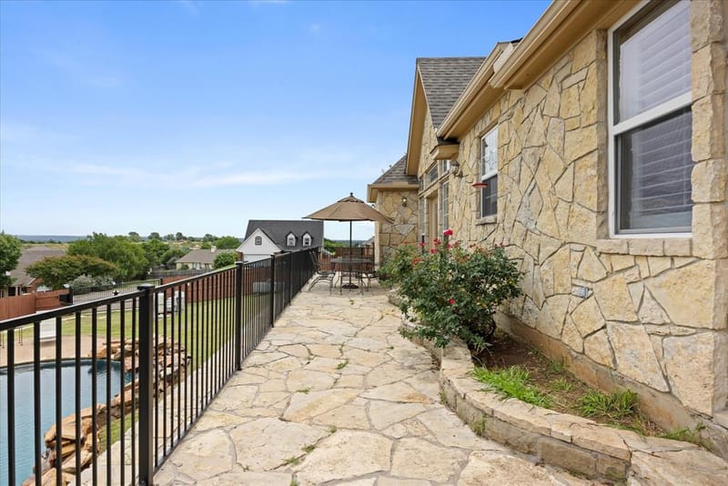 1704 Texas Drive, Glen Rose TX 76043 - Photo 3