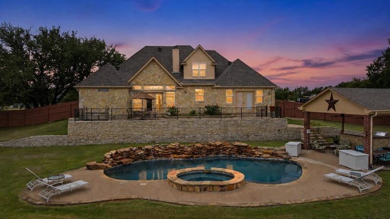 1704 Texas Drive, Glen Rose TX 76043