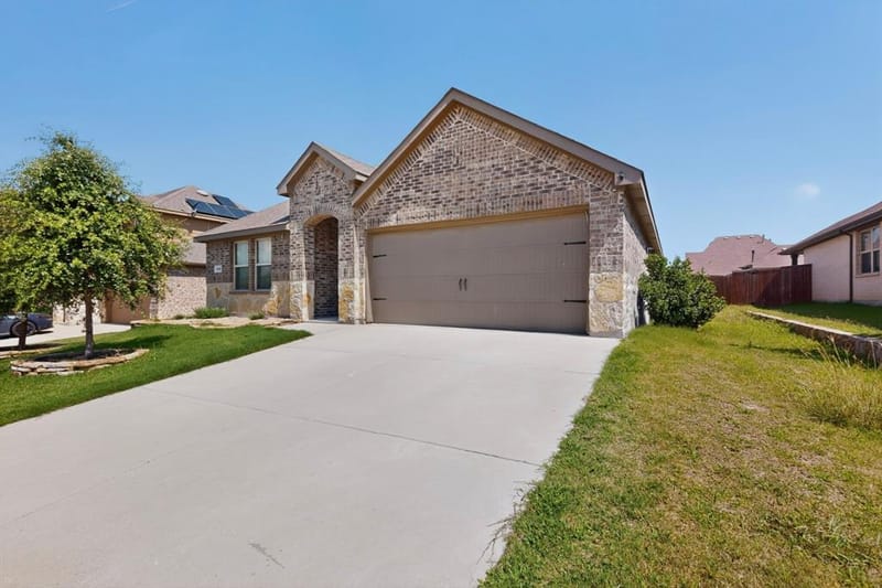 430 Forestridge Drive, Fate TX 75087 - Photo 2